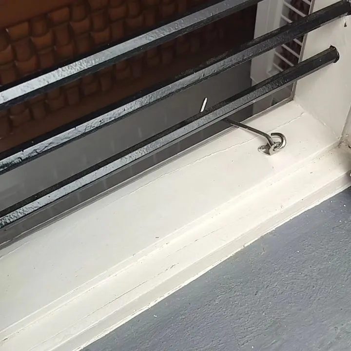Clean window grill